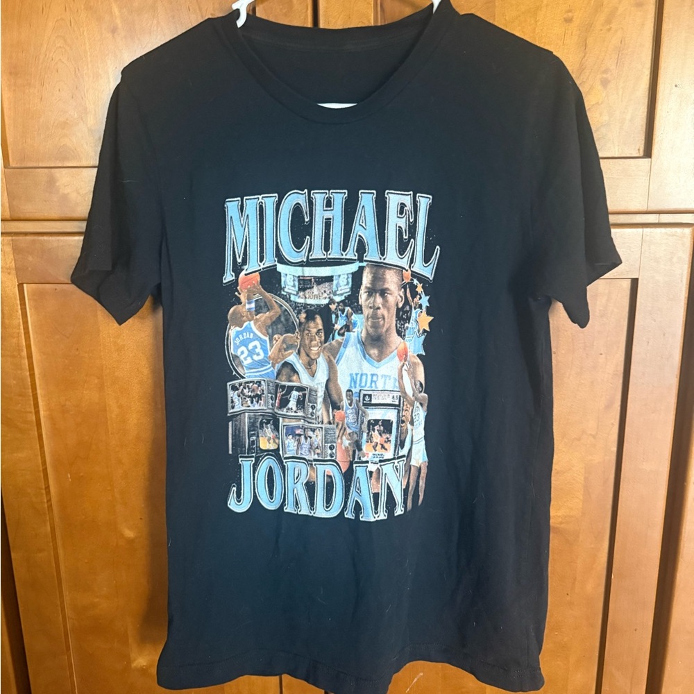Michael Jordan UNC Tarheels Graphic T- Shirt Size M Men’s Black